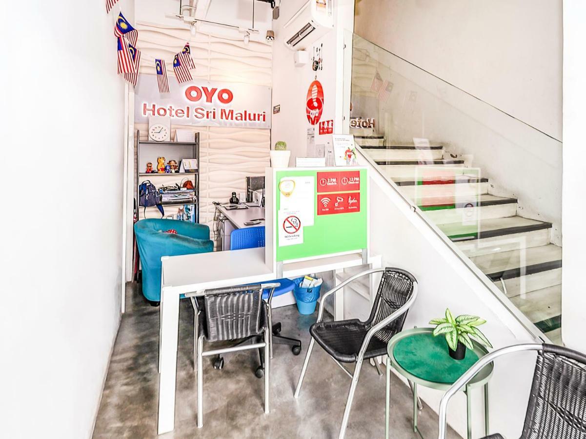 Oyo 220 Hotel Sri Maluri Kuala Lumpur Bagian luar foto