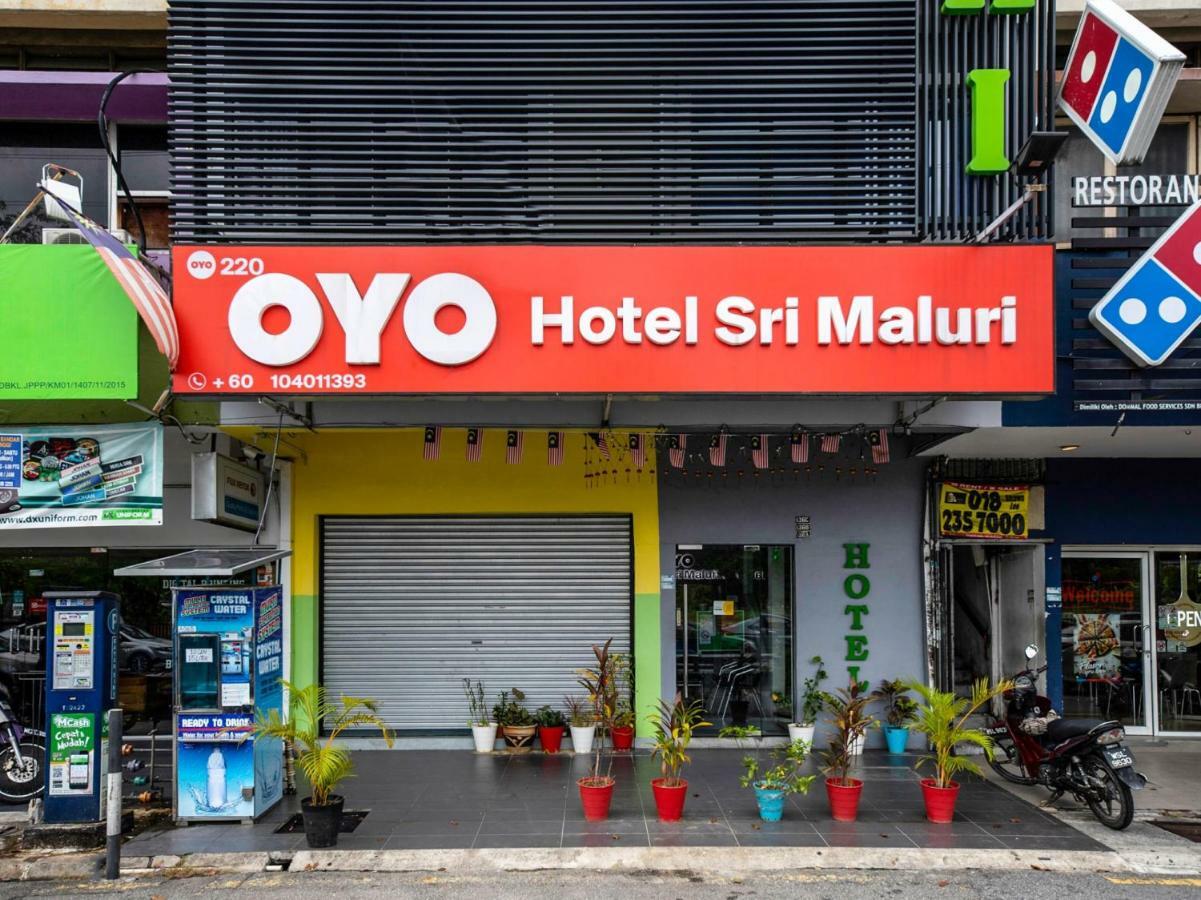 Oyo 220 Hotel Sri Maluri Kuala Lumpur Bagian luar foto