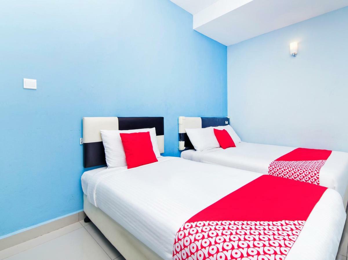 Oyo 220 Hotel Sri Maluri Kuala Lumpur Bagian luar foto