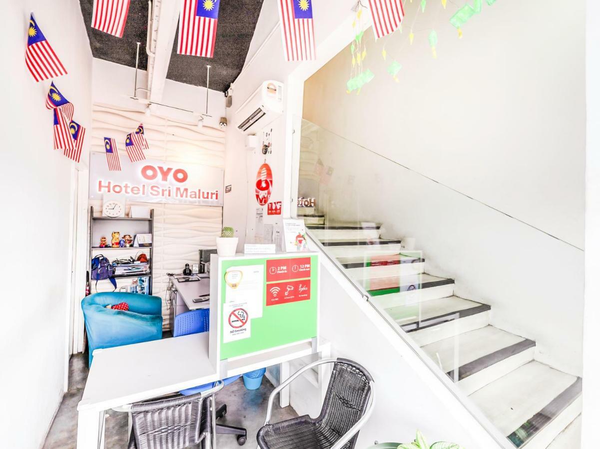 Oyo 220 Hotel Sri Maluri Kuala Lumpur Bagian luar foto