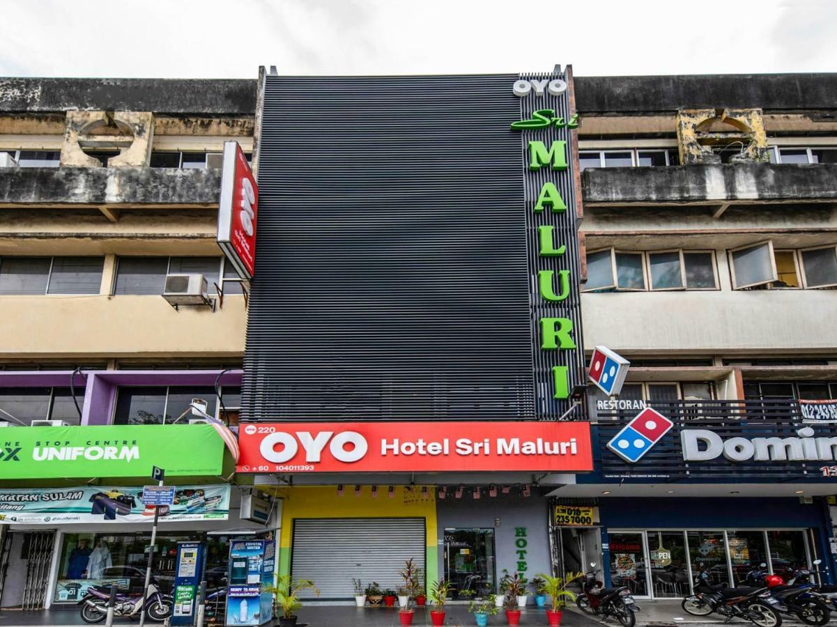 Oyo 220 Hotel Sri Maluri Kuala Lumpur Bagian luar foto