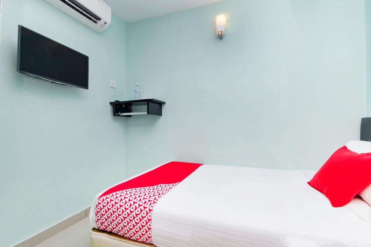 Oyo 220 Hotel Sri Maluri Kuala Lumpur Bagian luar foto