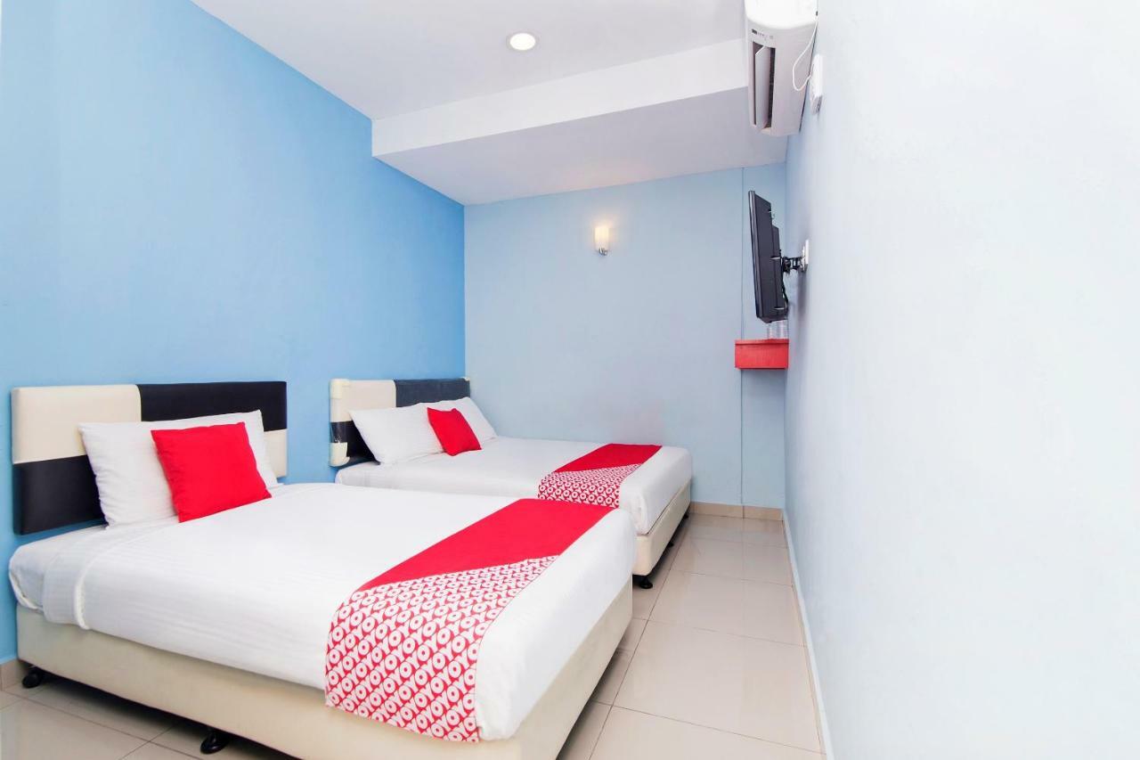 Oyo 220 Hotel Sri Maluri Kuala Lumpur Bagian luar foto