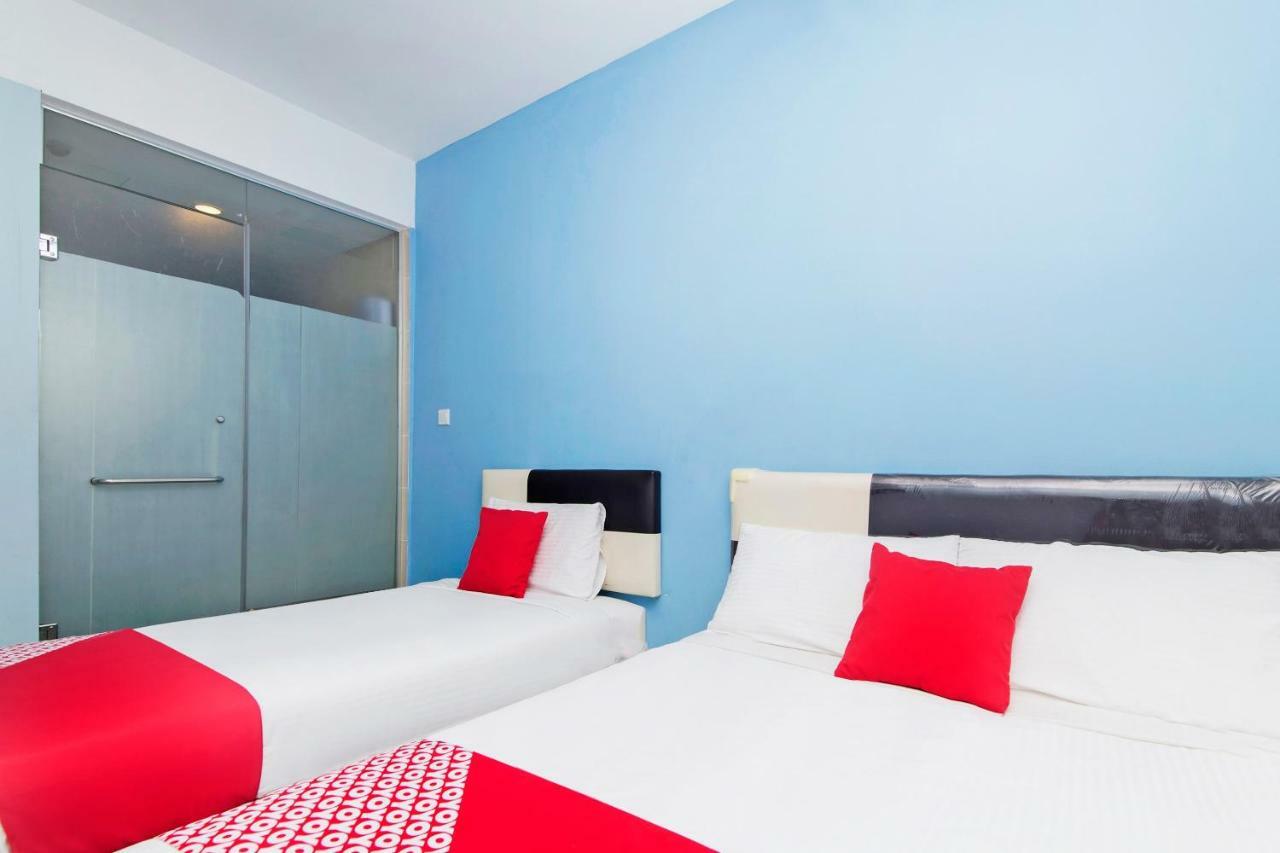 Oyo 220 Hotel Sri Maluri Kuala Lumpur Bagian luar foto