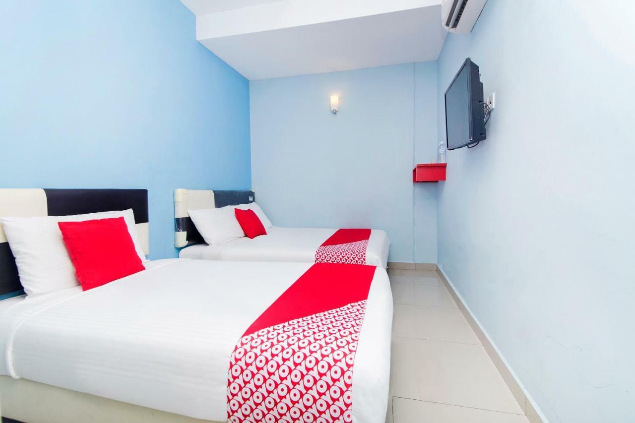 Oyo 220 Hotel Sri Maluri Kuala Lumpur Bagian luar foto