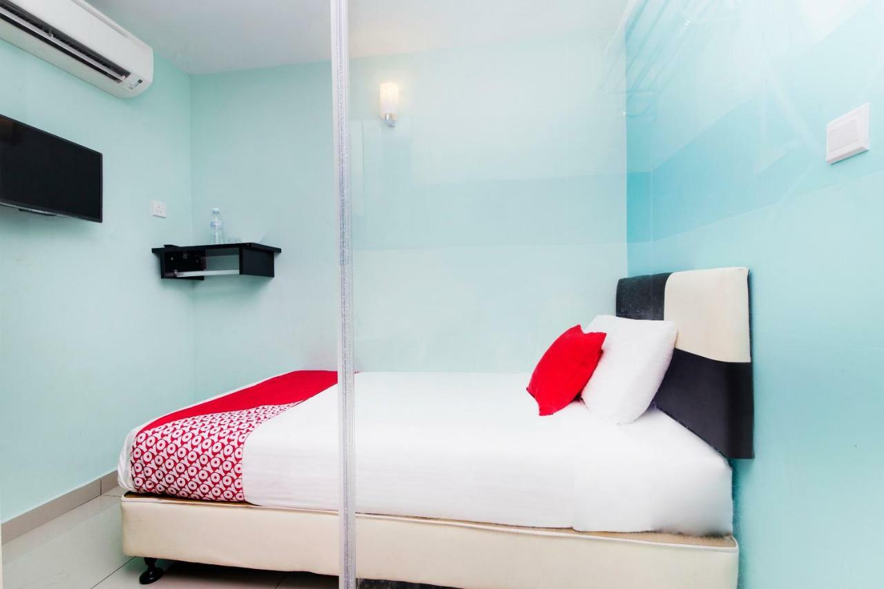 Oyo 220 Hotel Sri Maluri Kuala Lumpur Bagian luar foto