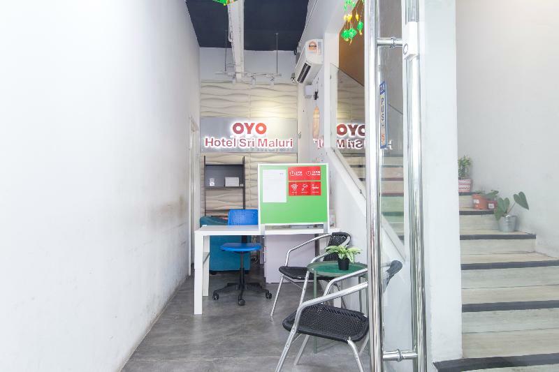 Oyo 220 Hotel Sri Maluri Kuala Lumpur Bagian luar foto