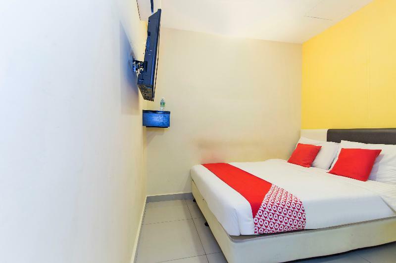 Oyo 220 Hotel Sri Maluri Kuala Lumpur Bagian luar foto